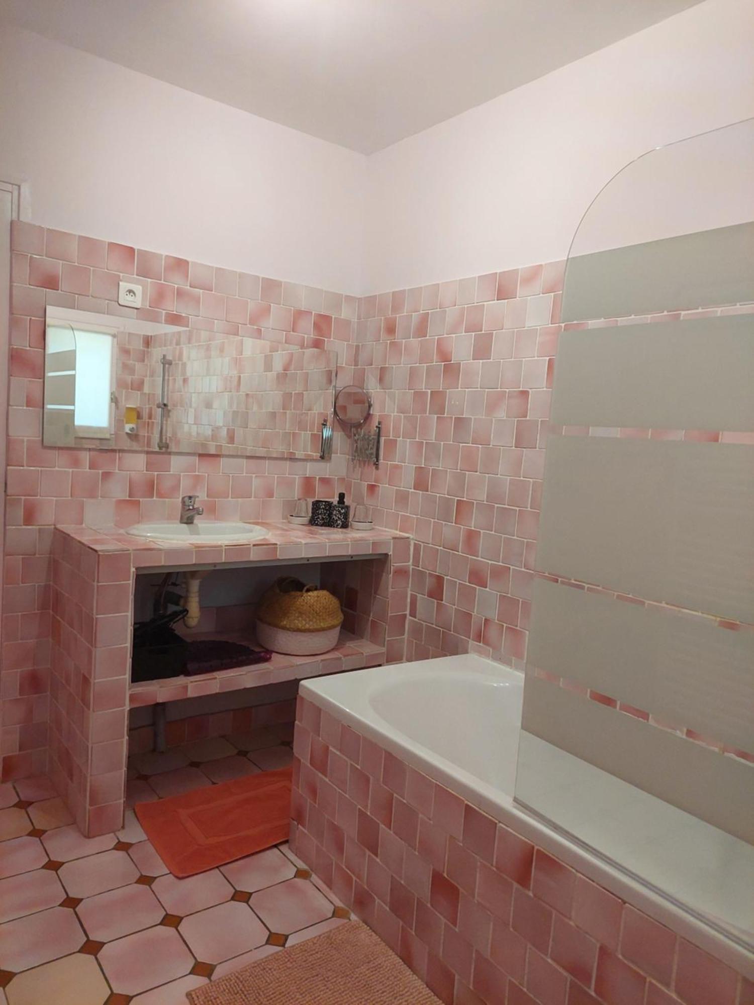Mas Des Cigognes Panzió Le Thor Kültér fotó